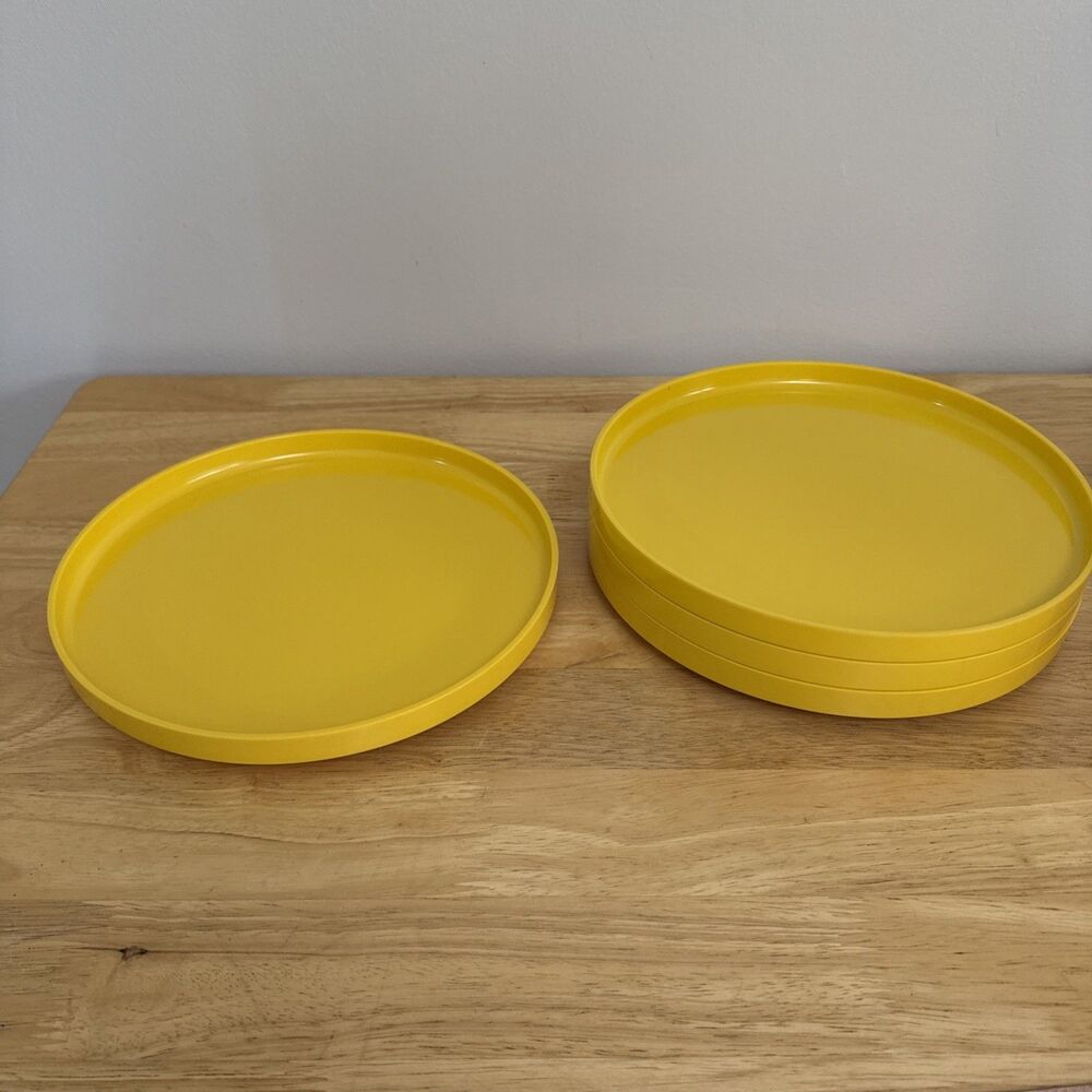 Vintage Heller Melamine Set of 4 Plates Yellow Massimo Vignelli 1970s